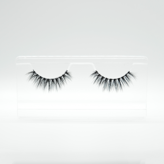 Kimmelashes: Evening Wear with Clear Strip Glue